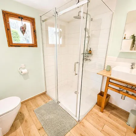 Charming Klara With Sauna, Nature&privacy Near Prague Holiday home *