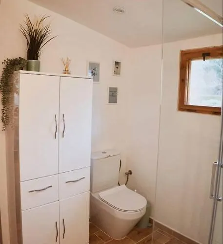 Сasa de vacaciones Charming Klara With Sauna, Nature&privacy Near Prague Male Kysice